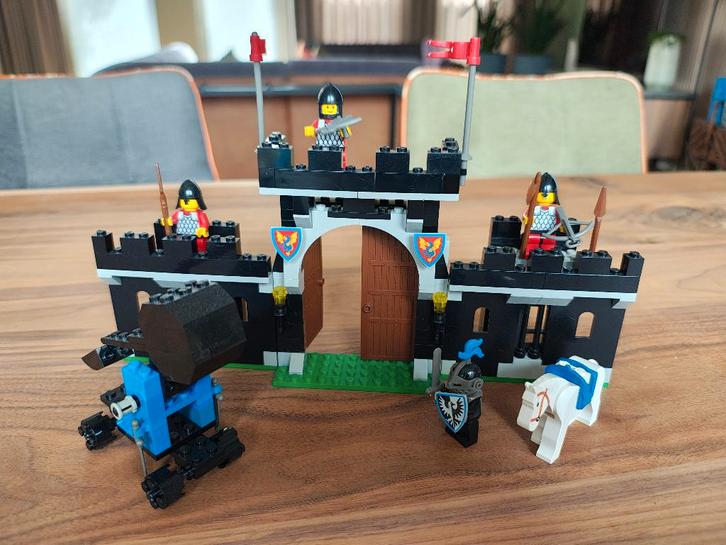 Lego (6059) Knight's Stronghold, Kinderen en Baby's, Speelgoed | Duplo en Lego, Zo goed als nieuw, Lego, Complete set, Ophalen of Verzenden