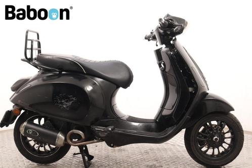 Vespa Sprint 45KM (bj 2016), Fietsen en Brommers, Brommers | Schadebrommers, Vespa