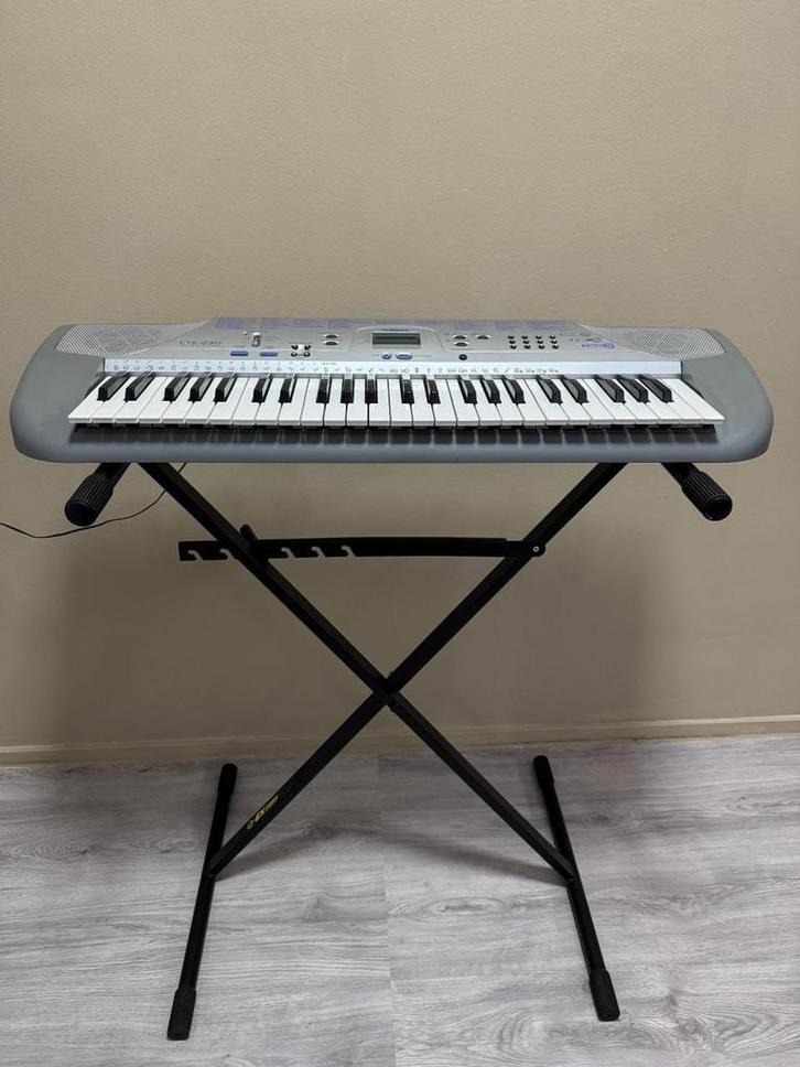 Casio CTK-530 Keyboard met Standaard - Perfect voor Beginner, Muziek en Instrumenten, Keyboards, Zo goed als nieuw, 61 toetsen