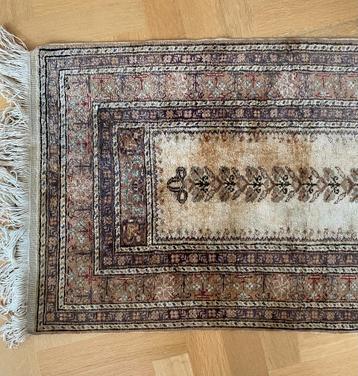 Bidkleedje 105 x 58 cm beschikbaar voor biedingen
