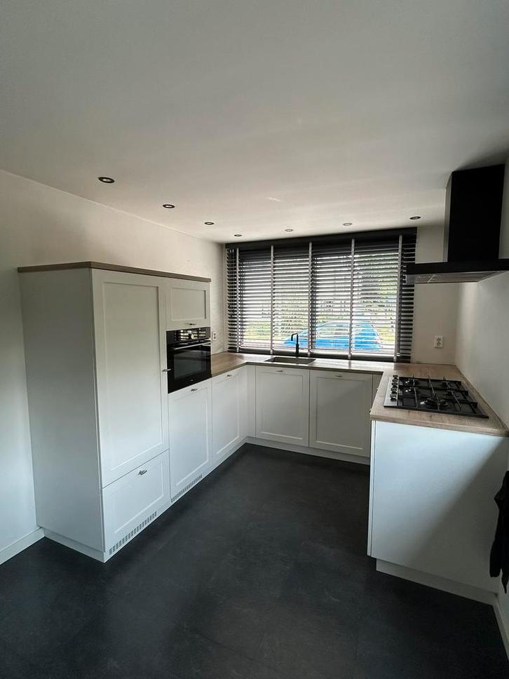 Prachtige U-keuken! 5 jaar oud! (Zonder kraan & Quooker), Huis en Inrichting, Keuken | Complete keukens, Zo goed als nieuw, Ophalen