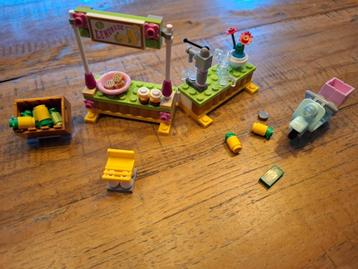Lego friends Mia's limonadekraam (41027) beschikbaar voor biedingen