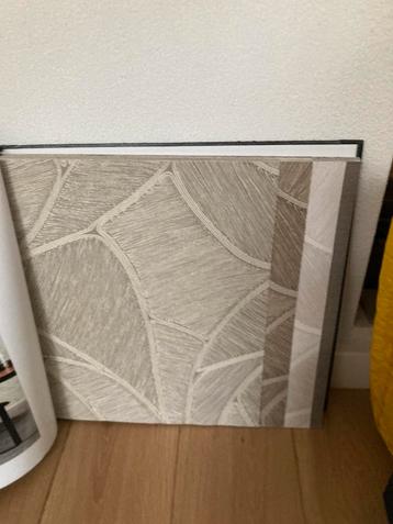 Manila arte spiraal behang 3/4 rol beschikbaar voor biedingen