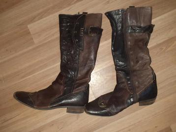 Dames Laarzen Maat 38 beschikbaar voor biedingen