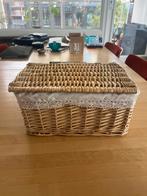 Rieten rotan picknick mandje met deksel, Huis en Inrichting, Woonaccessoires | Kisten, Overige materialen, 50 tot 100 cm, Ophalen of Verzenden