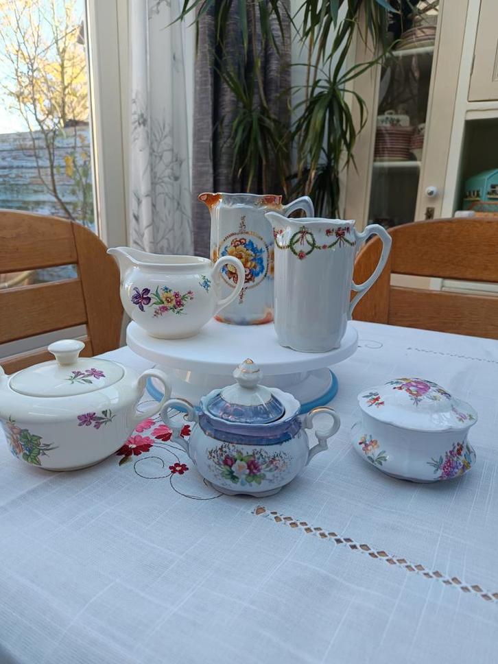 Verzameling Melkkannetjes & Suikerpotjes - Mosa Maastricht, Antiek en Kunst, Antiek | Keramiek en Aardewerk, Ophalen of Verzenden