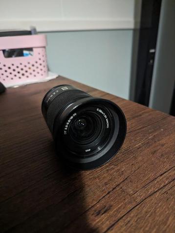 Sony 18-70 telelens  beschikbaar voor biedingen