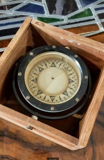scheepskompas Observator scheepskompas in kist beschikbaar voor biedingen