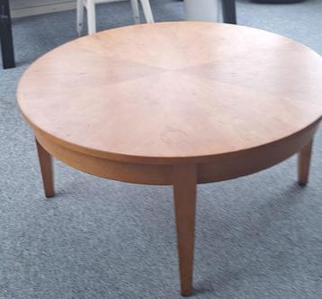 Kersenhouten Salontafeltje beschikbaar voor biedingen