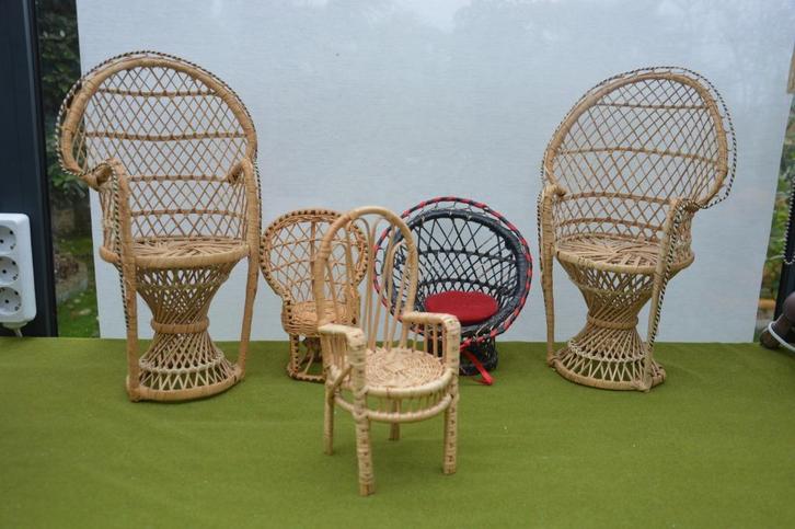 5 vintage stoeltjes pauwenstoeltjes van rotan/ riet jaren 70, Antiek en Kunst, Curiosa en Brocante, Ophalen of Verzenden