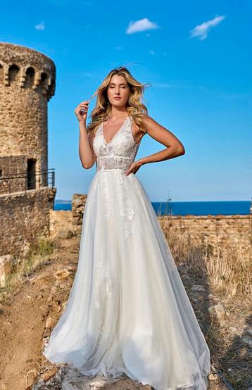 Nieuwe jurk met V hals maat 36,38,40,42,44 beschikbaar voor biedingen