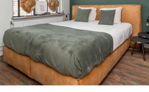 Mica boxspring met hoofdbord, Kenia leder cognac, 180x200cm, Huis en Inrichting, Slaapkamer | Bedden, Zo goed als nieuw, Tweepersoons