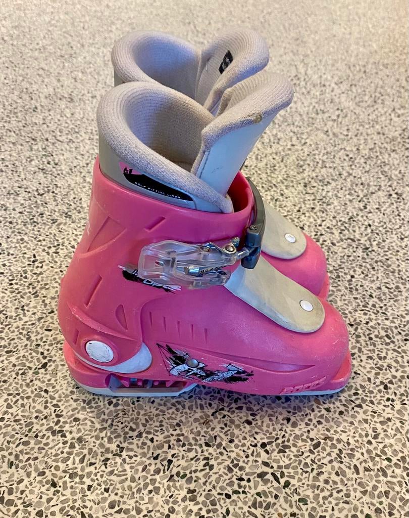 Roces verstelbare kinderskischoenen – mt 25 t/m 29, Sport en Fitness, Skiën en Langlaufen, 100 tot 140 cm, Schoenen, Zo goed als nieuw