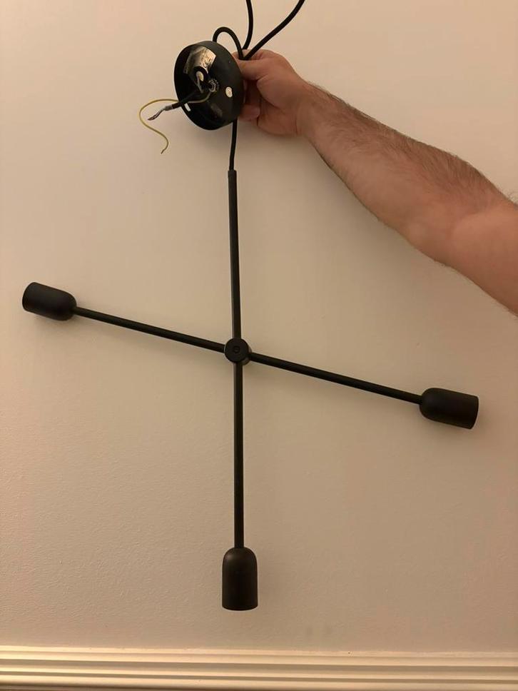 Zwarte pendellamp met 3 armen, Huis en Inrichting, Lampen | Hanglampen, Zo goed als nieuw, Minder dan 50 cm, Ophalen of Verzenden