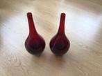 2x IKEA vazen mooi rood — mondgeblazen — 31 cm, Huis en Inrichting, Woonaccessoires | Vazen, Ophalen of Verzenden, Minder dan 50 cm
