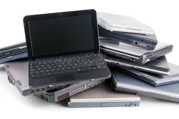 Gevraagd: Oude Computers, Laptops & Onderdelen, Computers en Software, Windows Laptops, Niet werkend, 15 inch, HDD, Onbekend, Minder dan 4 GB
