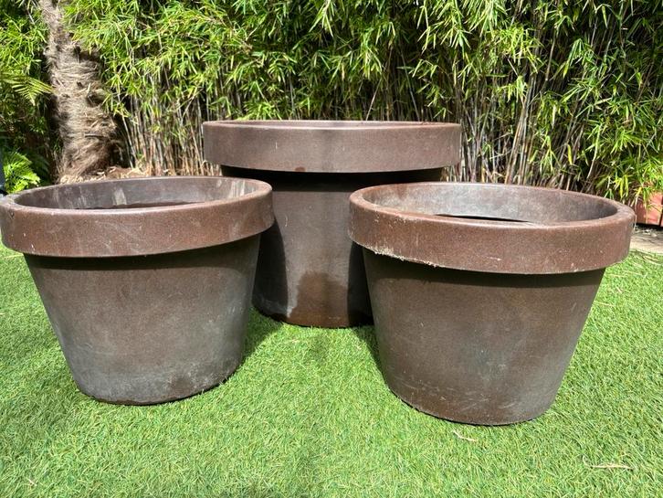 Drie bruine plantenpotten, Tuin en Terras, Bloembakken en Plantenbakken, Gebruikt, Kunststof, Balkon, Tuin, 30 tot 60 cm, Minder dan 60 cm