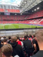 Gezocht ajax f side, Twee personen, April