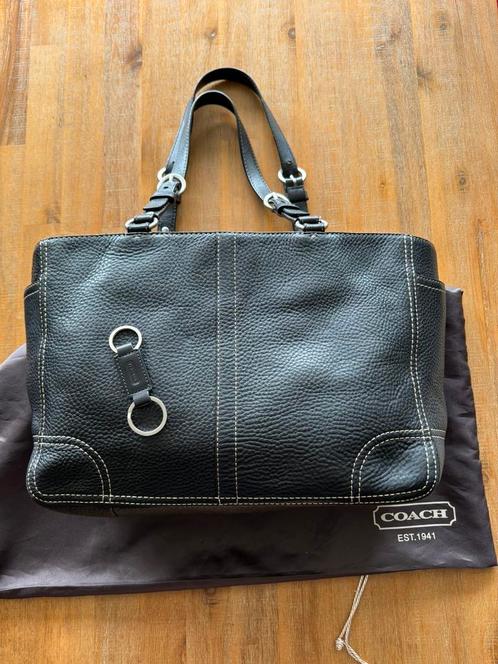Coach black pebbled leather shoulder bag, Sieraden, Tassen en Uiterlijk, Tassen | Damestassen, Zo goed als nieuw, Handtas, Zwart
