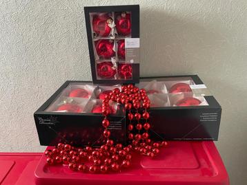 Kerstversiering 14 rode ballen en rode kralenslinger beschikbaar voor biedingen