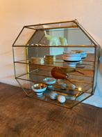 Messing vitrinekastje pronkkastje, Huis en Inrichting, Kasten | Vitrinekasten, Met plank(en), Minder dan 50 cm, Gebruikt, Vintage