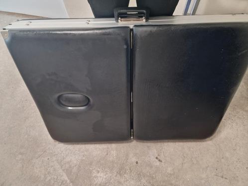 Stewige massagetafel gebruikt BEHANDELBANK GEBRUIK, Sport en Fitness, Massageproducten, Massagetafel, Ophalen of Verzenden