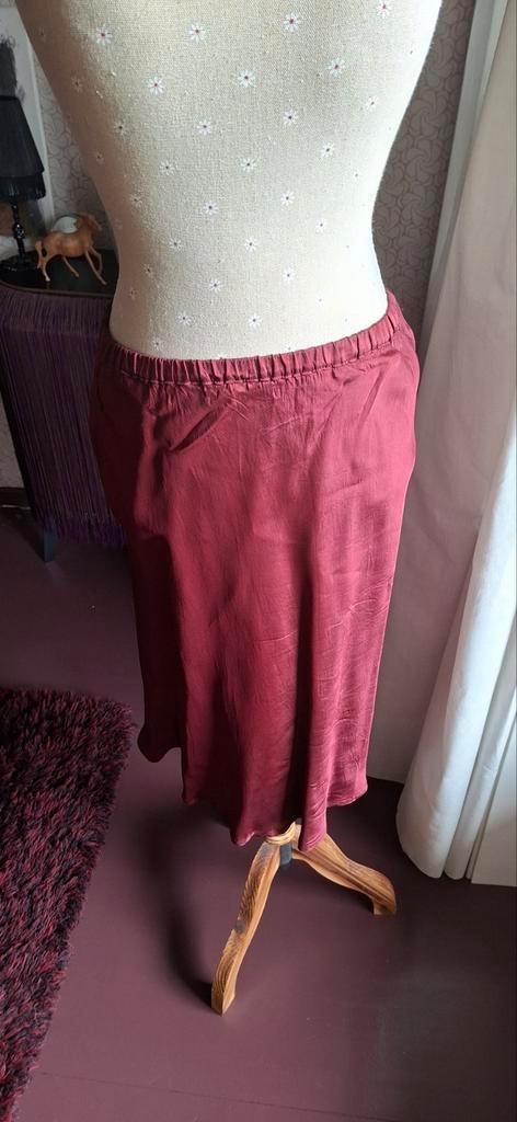 Madé -  rok viscose M, Kleding | Dames, Rokken, Zo goed als nieuw, Maat 36 (S), Rood, Knielengte, Ophalen of Verzenden
