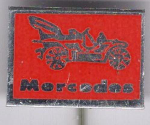 Mercedes rood op aluminium auto speldje ( B_248a ), Verzamelen, Speldjes, Pins en Buttons, Zo goed als nieuw, Speldje of Pin, Transport