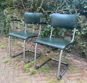 Twee buisstoelen Gispen beschikbaar voor biedingen