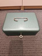 Oud Groen Hamerslag Geldkistje met Sleutel, Ophalen of Verzenden