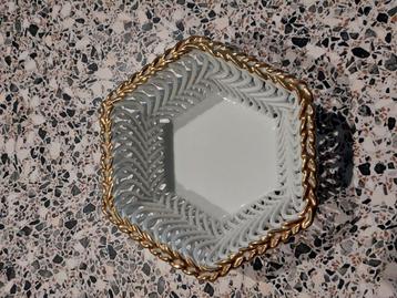 Elegant Porseleinen Mandje - Crown Regent, Cluj-Napoca beschikbaar voor biedingen