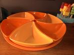 jaren 70, partyschaal kunststof geel/oranje, Huis en Inrichting, Keuken | Tupperware, Ophalen of Verzenden, Gebruikt, Geel