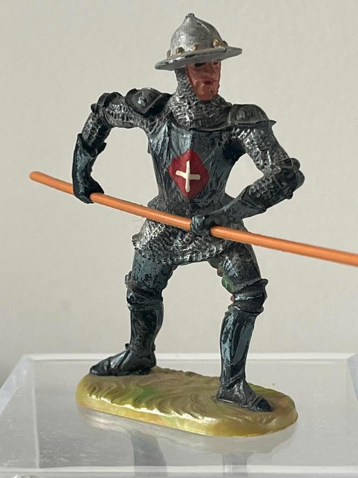 Elastolin ridder 8935 Knight thrusting Hausser Kruisridder, Hobby en Vrije tijd, Modelbouw | Figuren en Diorama's, Zo goed als nieuw