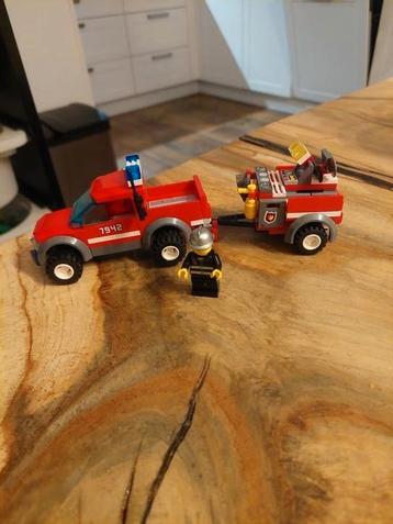 Lego city brandweer pick up truck 7942 beschikbaar voor biedingen