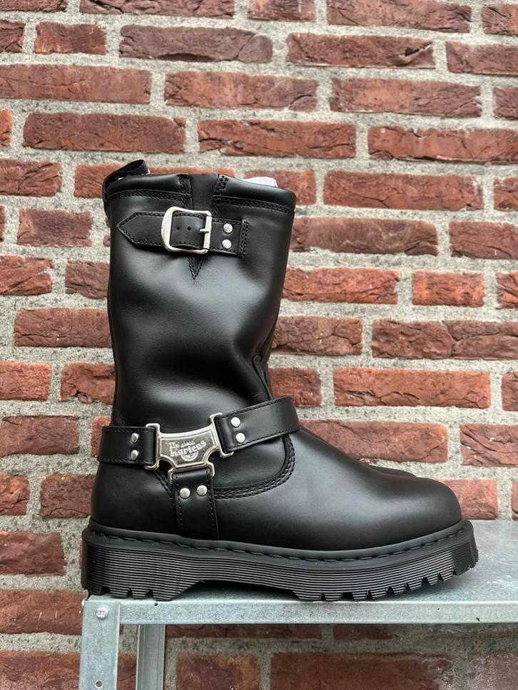 Dr. Martens Anistone hi zwart maat 42, Kleding | Dames, Schoenen, Nieuw, Hoge laarzen, Zwart, Ophalen of Verzenden