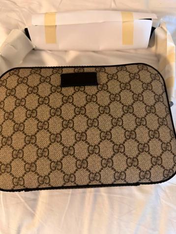 GUCCI heren tas met dustbag beschikbaar voor biedingen