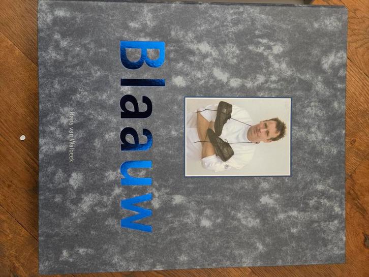 Blauw - Hans van Wolbeek - Limited Edition, Boeken, Kookboeken, Zo goed als nieuw, Voorgerechten en Soepen, Hoofdgerechten, Taart, Gebak en Desserts