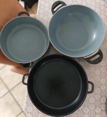 Sola 3x 1 wok 32 cm 2 hapjes pannen 33 cm /hoge koekepan beschikbaar voor biedingen