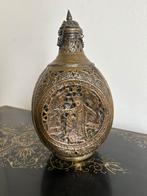 Driehoekige bronzen Perzische karaf, Verzenden
