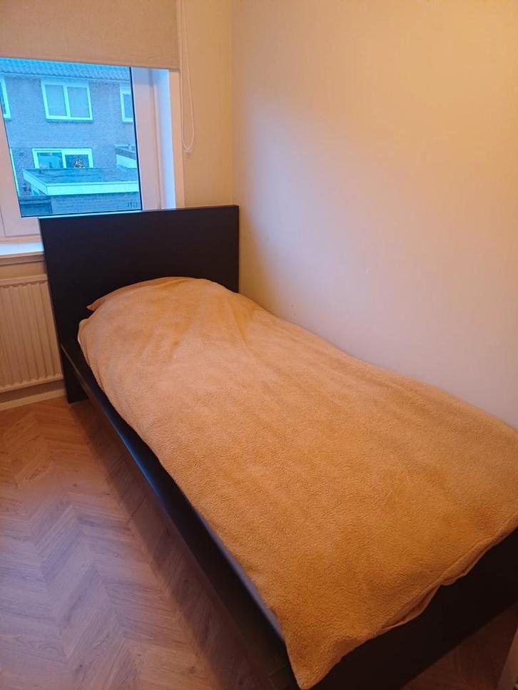 Ikea malm bed zo goed als nieuw!, Huis en Inrichting, Slaapkamer | Bedden, Zo goed als nieuw, Eenpersoons, 90 cm, 200 cm, Hout