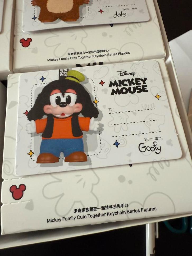 Disney Mickey mouse micky Family cute together pendant GOOFY, Verzamelen, Poppetjes en Figuurtjes, Nieuw, Ophalen of Verzenden