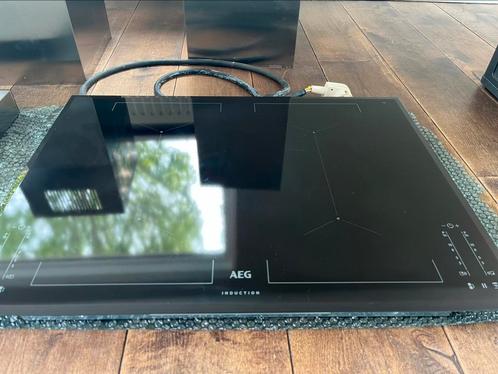 AEG inductie (IKE7445SFB) en elek. afzuigkap ( DIE5961HG), Huis en Inrichting, Keuken | Keukenelementen, Gebruikt, Minder dan 100 cm