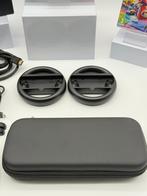 NINTENDO SWITCH NIEUW MODEL 2023 V2 MARIO KART+STUURTJES, Spelcomputers en Games, Spelcomputers | Nintendo Switch, Met 2 controllers