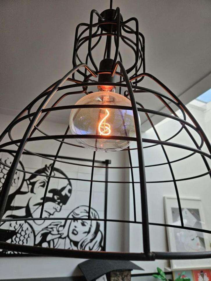 Set van twee metalen hanglampen opengewerkt zwart incl. lamp, Huis en Inrichting, Lampen | Hanglampen, Zo goed als nieuw, Minder dan 50 cm
