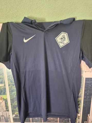 KNVB Scheidsrechters polo beschikbaar voor biedingen