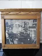 Foto Juliana en Bernhard in bijzondere lijst, Ophalen of Verzenden, Zo goed als nieuw, Minder dan 50 cm, Minder dan 50 cm