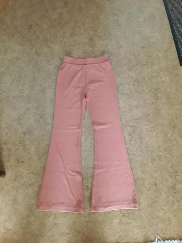 Hema Flared Roestbruine stretch broek mt 134 / 140 beschikbaar voor biedingen