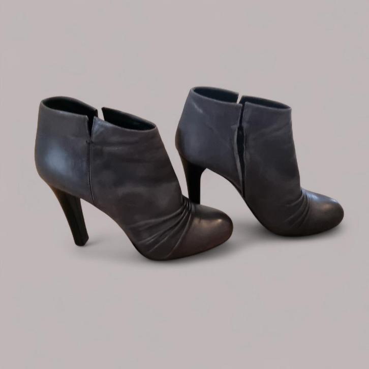 ✨️E'CLAT Grijze Enkellaarzen Maat 40  Met BUNDELKORTING‼️✨️✨, Kleding | Dames, Schoenen, Zo goed als nieuw, Lage of Enkellaarzen