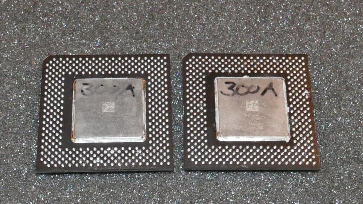 Intel Celeron 300A | Matched pair @ 450 MHz | Overclocking, Computers en Software, Vintage Computers, Ophalen of Verzenden