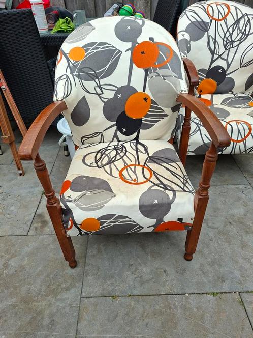 2 mooie houten stoelen, Huis en Inrichting, Stoelen, Gebruikt, Twee, Hout, Stof, Bruin, Ophalen